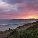 Serene Abode At West Beach