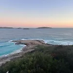 Serene Abode At West Beach