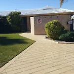 Alexander Drive B & B