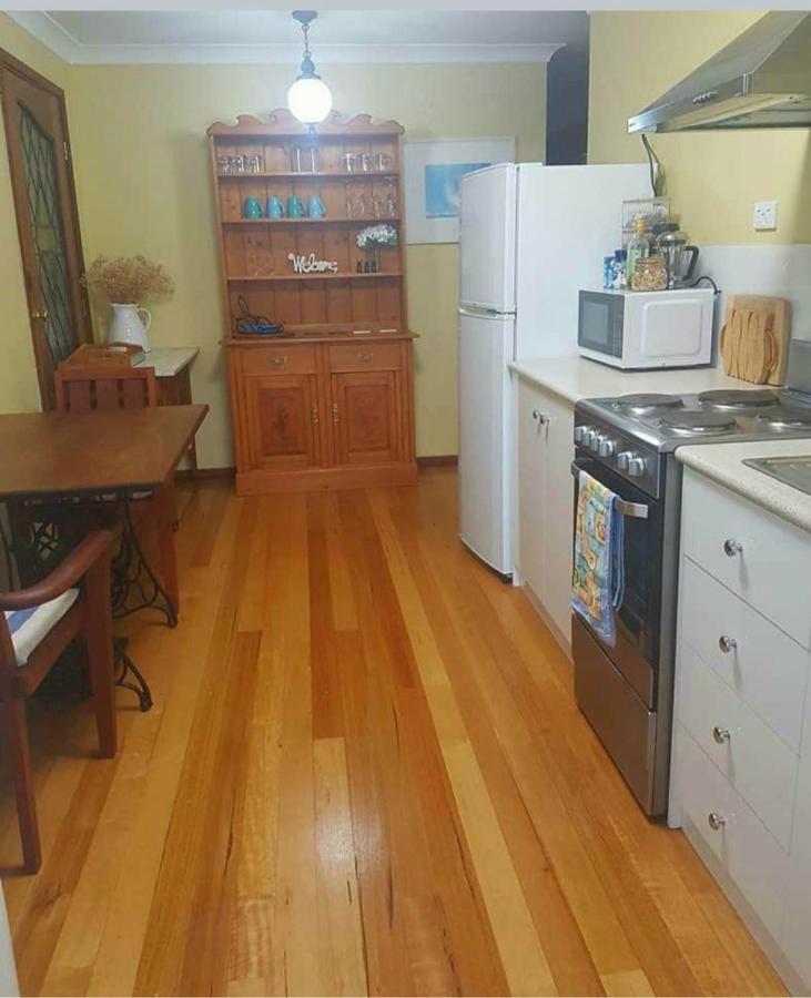 Apartment Layton Street *
