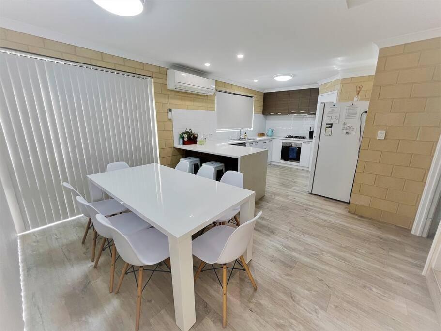 Ocean Escape Apartment