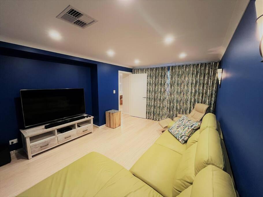 Holiday home West House