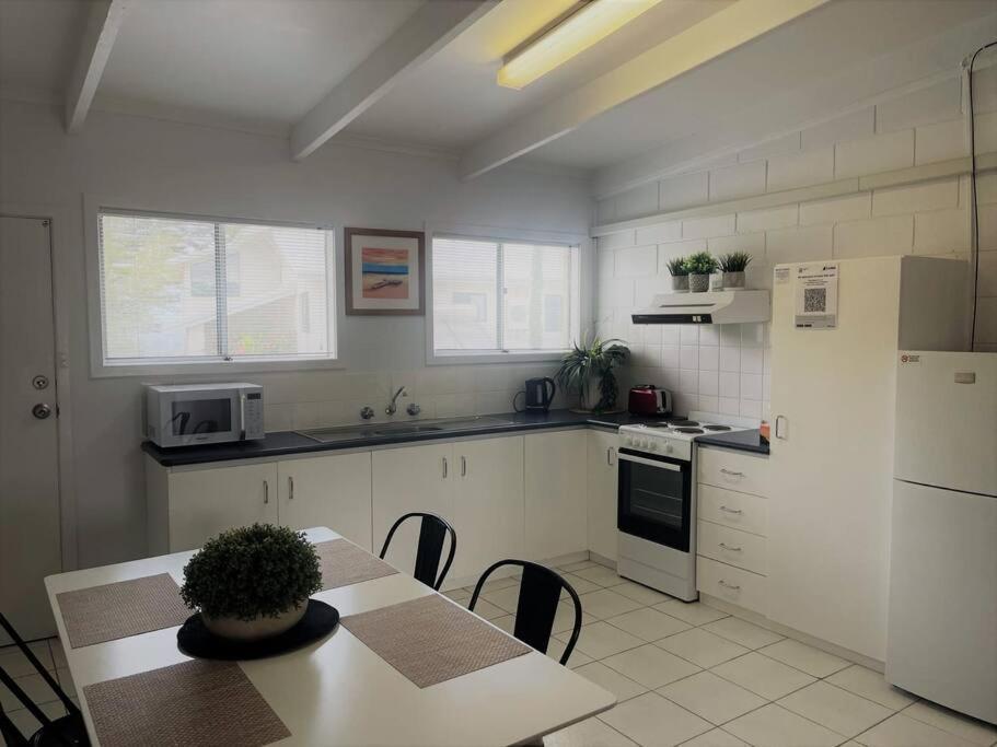 Three Palms Unit 4 Esperance