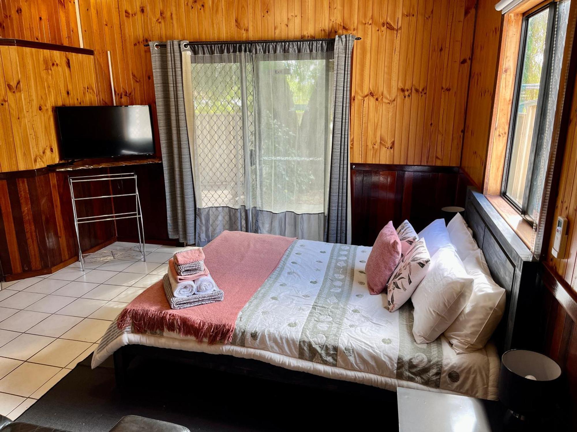 Holiday home Rustic Retreat *