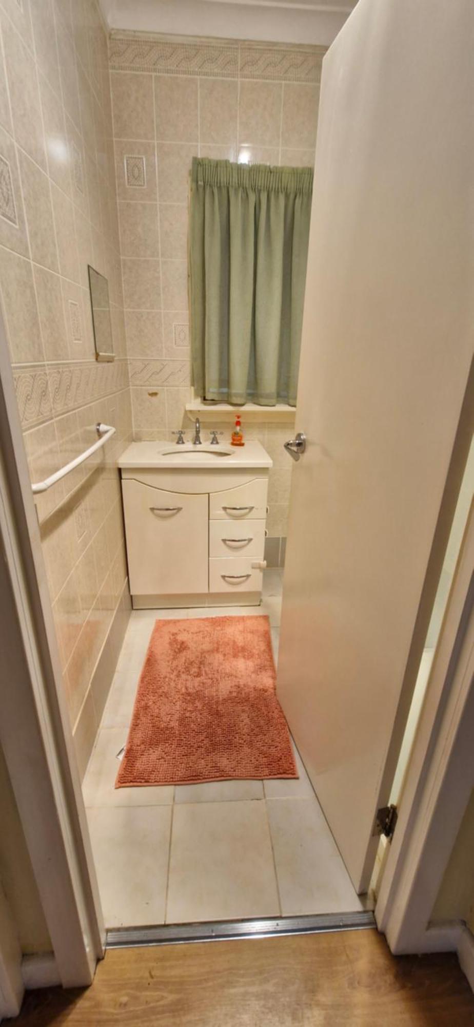 Budget Friendly Couple * Esperance