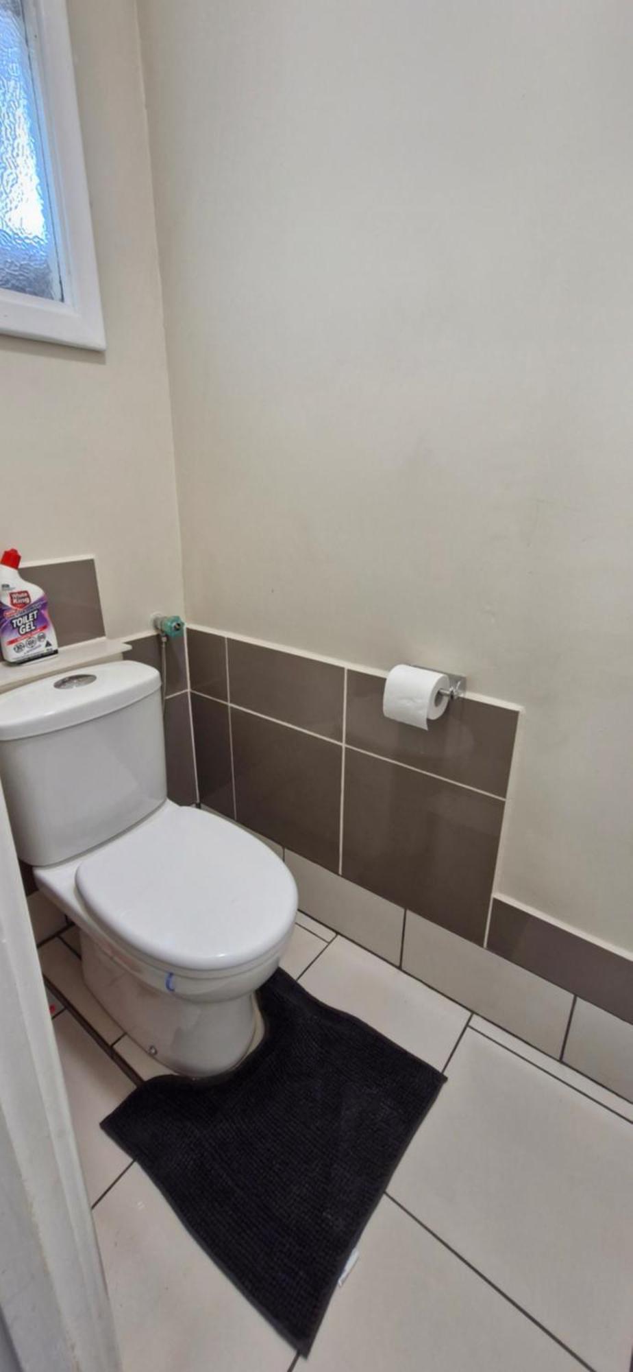 Budget Friendly Couple * Esperance