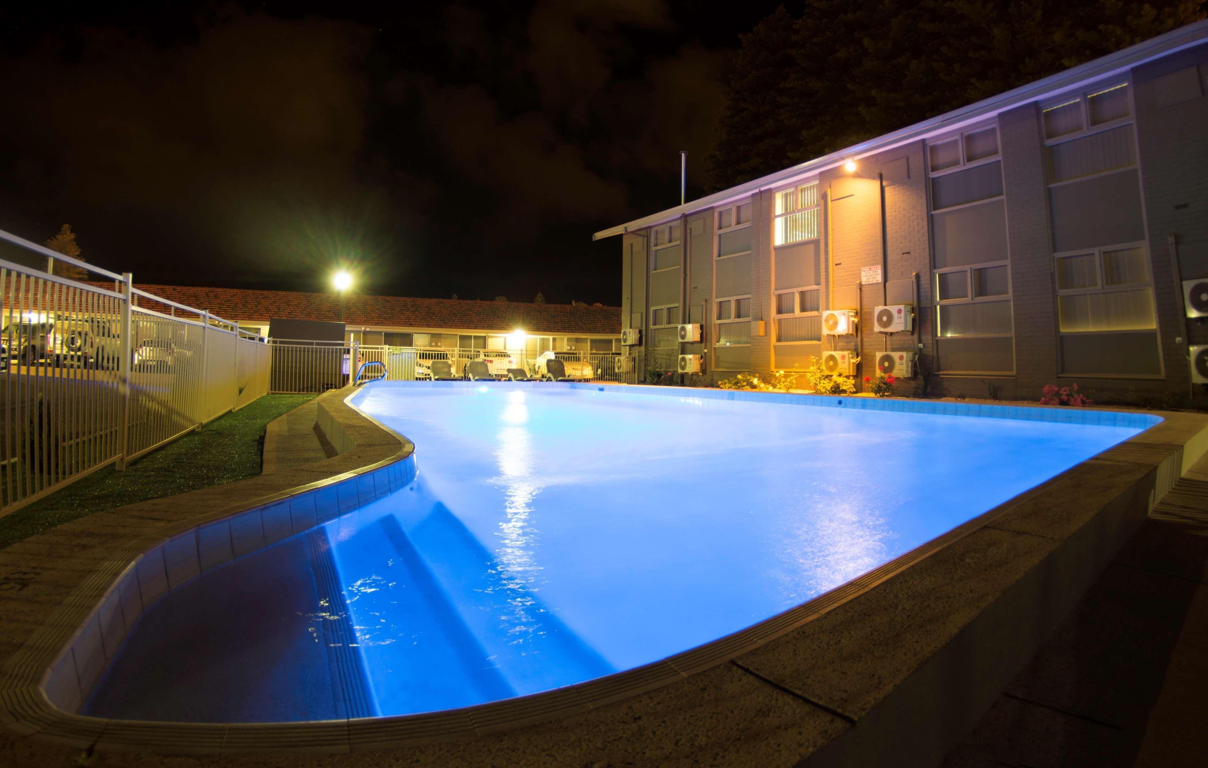 Motel Hospitality Surestay Collection By Western (adults Only)