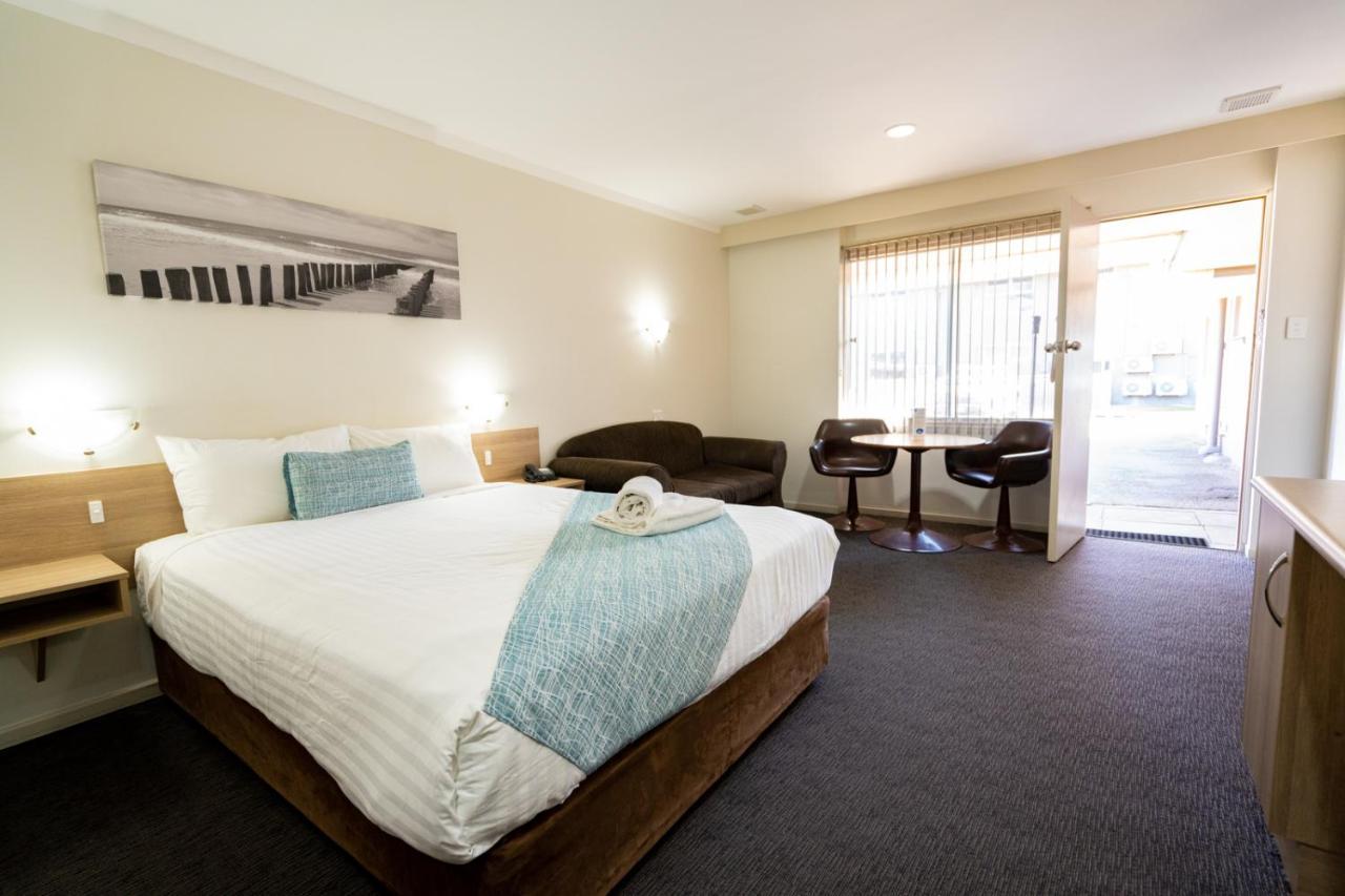 Motel Hospitality Surestay Collection By Western (adults Only) 3*