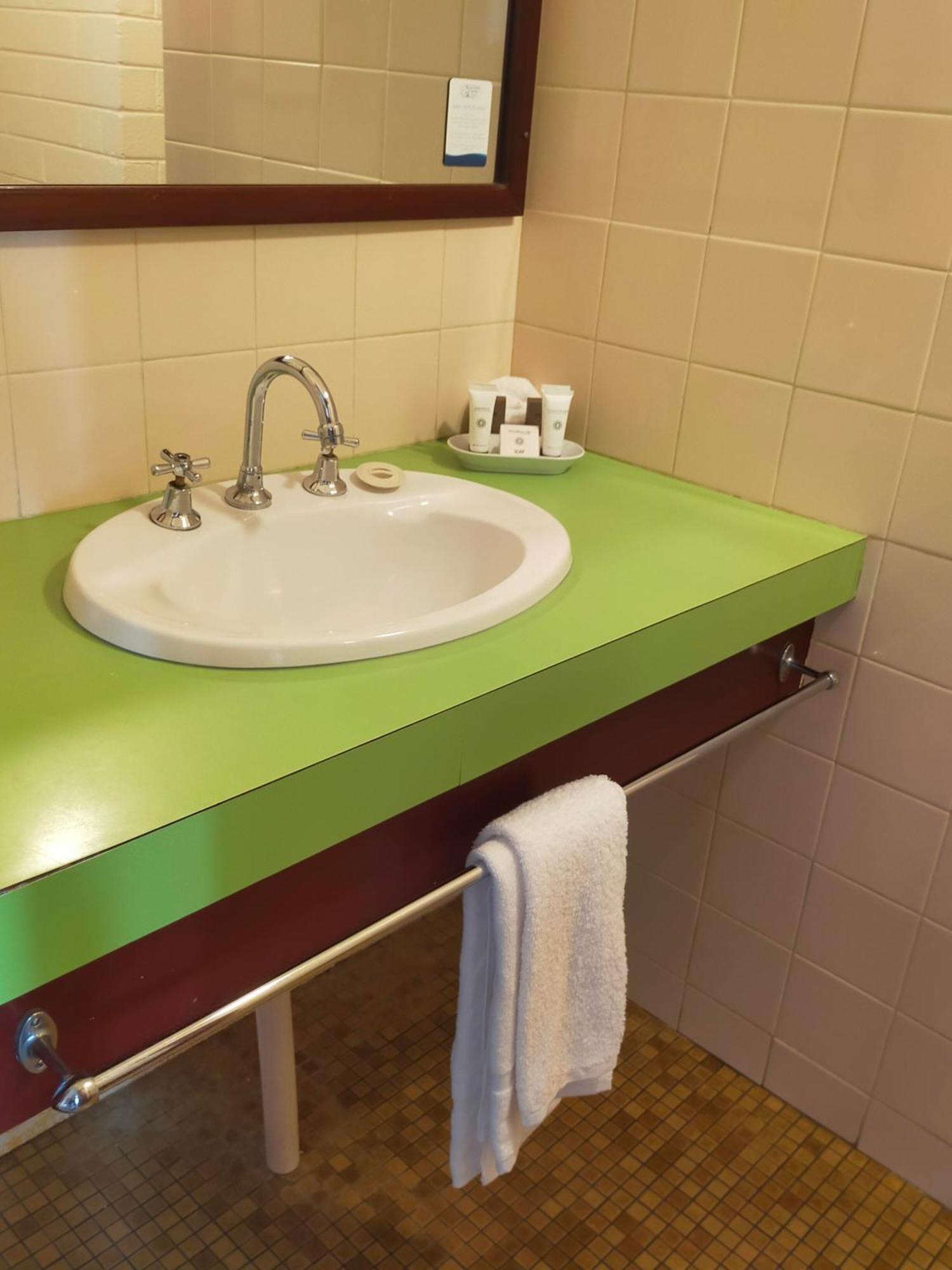 Bayview Motel 3*